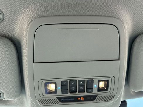 Used 2021 Ford Explorer XLT w/ Equipment Group 202A RWD image 12