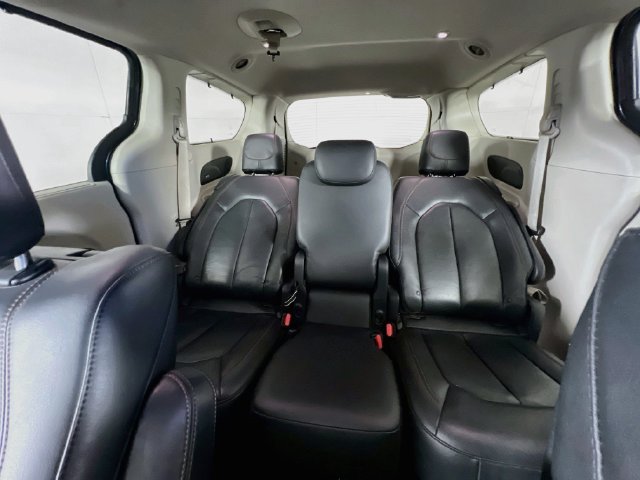 Used 2020 Chrysler Pacifica Touring-L Plus FWD image 26
