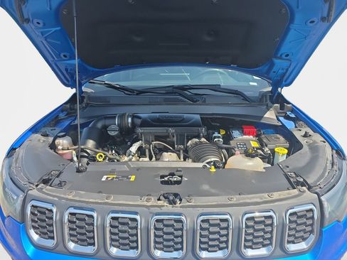 Used 2024 Jeep Compass Latitude AWD/4WD image 23