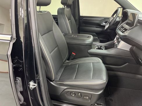 Used 2024 GMC Yukon XL SLT w/ SLT Luxury Package image 20