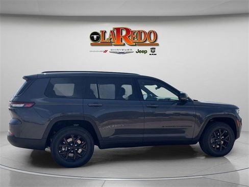 New 2025 Jeep Grand Cherokee L Altitude image 9