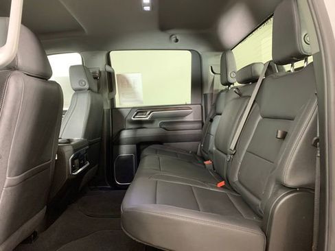 Used 2025 GMC Sierra 2500 SLT w/ SLT Convenience Package AWD/4WD image 25