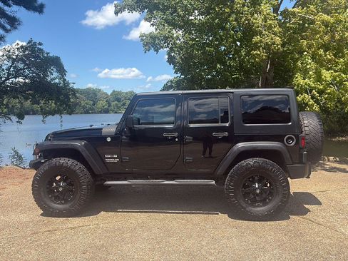 Used 2016 Jeep Wrangler Unlimited Sport w/ Quick Order Package 24S AWD/4WD image 10