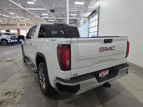 Used 2022 GMC Sierra 1500 SLT image 3