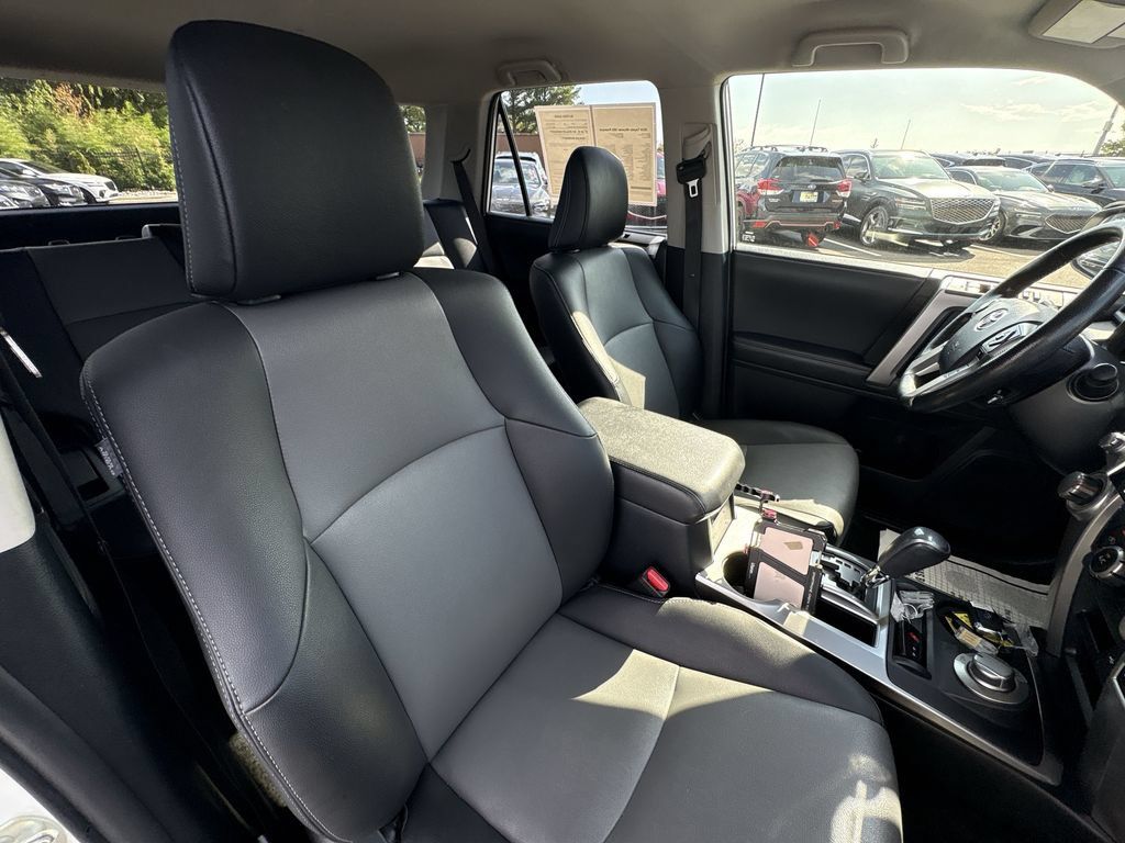 Used 2024 Toyota 4Runner SR5 Premium AWD/4WD image 30