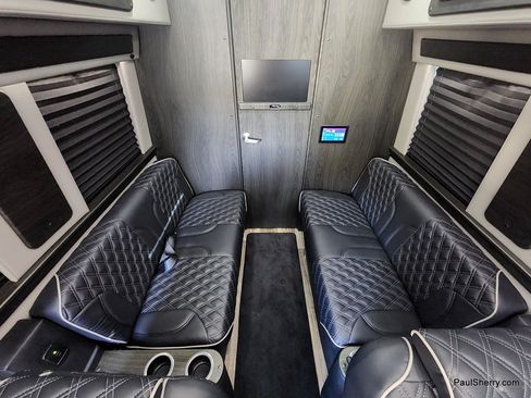 Used 2024 Mercedes-Benz Sprinter 3500 image 42