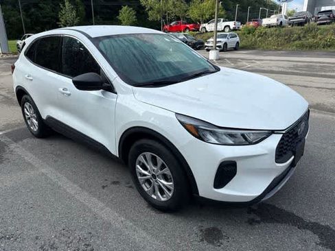 Used 2023 Ford Escape Active AWD/4WD image 3