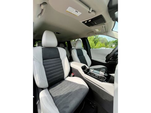 New 2026 Mitsubishi Outlander SE FWD image 11