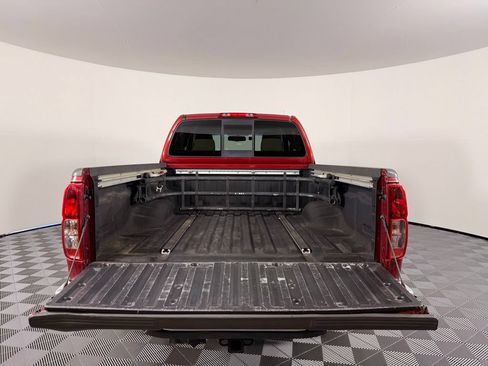 Used 2012 Nissan Frontier SV w/ SV Premium Utility Pkg AWD/4WD image 11