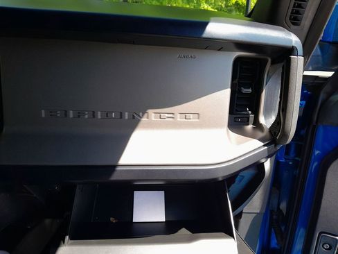 Used 2023 Ford Bronco Outer Banks AWD/4WD image 38