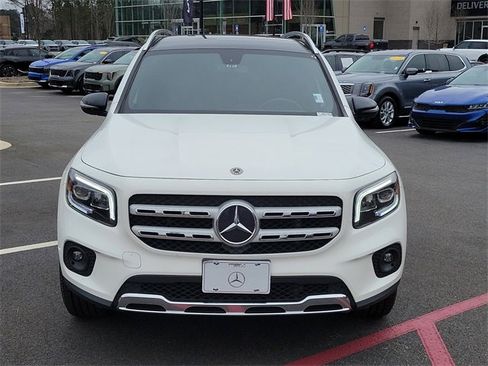 Used 2020 Mercedes-Benz GLB 250 4MATIC image 2