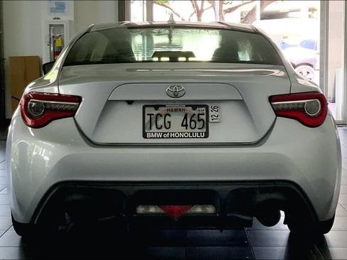 Used 2017 Toyota 86 RWD image 4