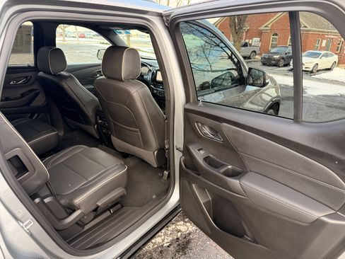 Used 2023 Chevrolet Traverse Premier w/ Redline Edition image 15