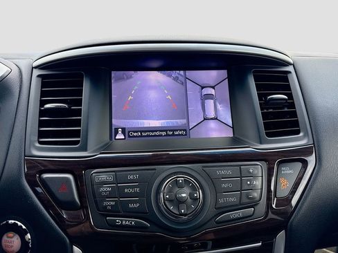 Used 2014 Nissan Pathfinder Platinum w/ Platinum Premium Package image 13