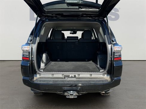 Used 2022 Toyota 4Runner SR5 Premium image 14