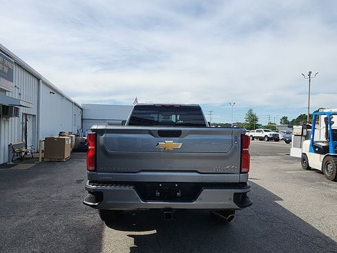 Used 2024 Chevrolet Silverado 2500 High Country w/ High Country Premium Package AWD/4WD image 4
