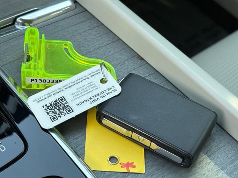 Certified 2023 Volvo XC60 B5 Ultimate w/ Climate Package image 35