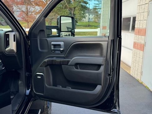 Used 2016 GMC Sierra 2500 Denali w/ Duramax Plus Package image 42
