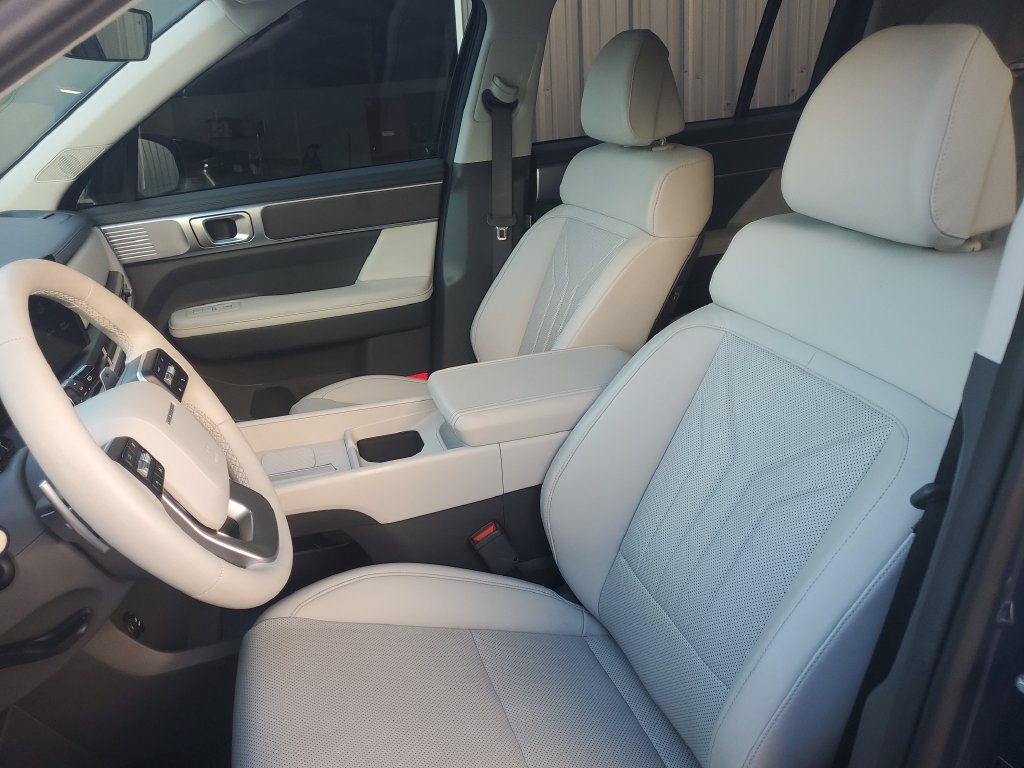Used 2025 Hyundai Santa Fe SEL FWD image 22