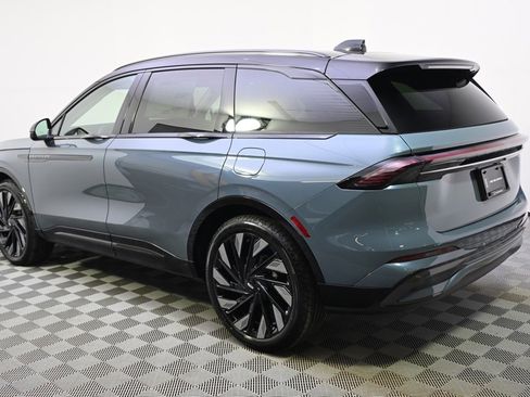 New 2026 Lincoln Nautilus Reserve image 3