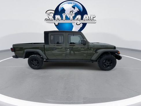 Used 2023 Jeep Gladiator Willys image 10