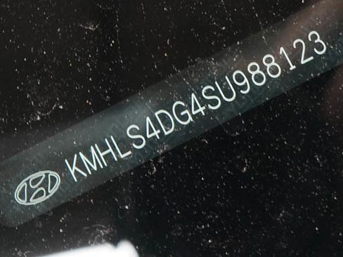 Used 2025 Hyundai Elantra SEL FWD image 28
