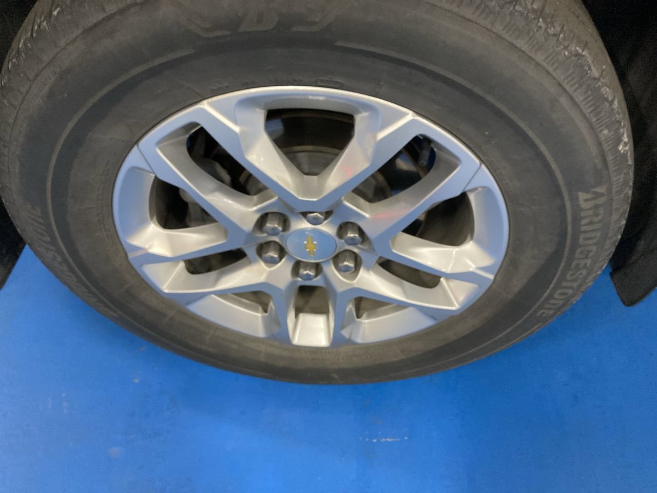 Used 2021 Chevrolet Traverse LT w/ LPO, Floor Liner Package AWD/4WD image 8