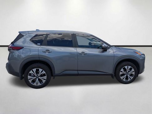 Used 2023 Nissan Rogue SV FWD image 3