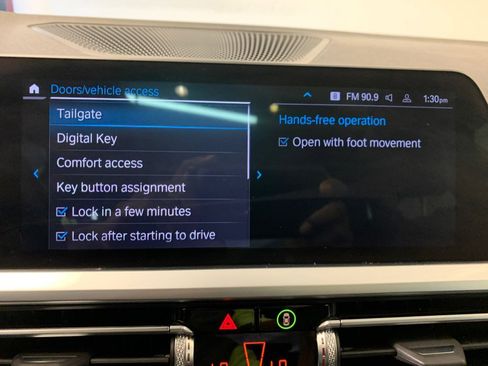 Used 2022 BMW 330i xDrive Sedan w/ M Sport Package image 40