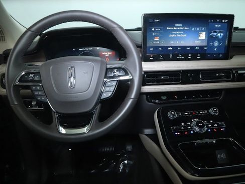 Used 2023 Lincoln Nautilus Reserve w/ Cargo Utility Package AWD/4WD image 30