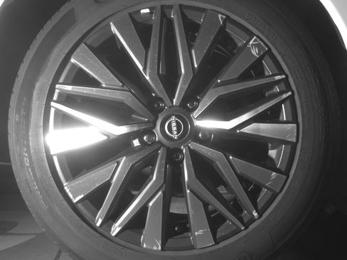 Used 2025 Nissan Altima 2.5 SV FWD image 15