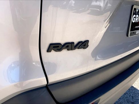 Used 2022 Toyota RAV4 LE FWD image 29