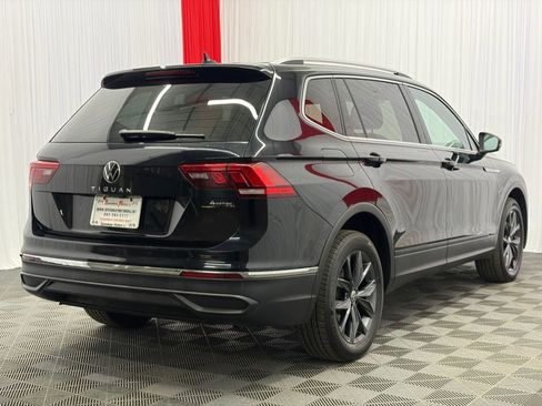 Used 2023 Volkswagen Tiguan SE AWD/4WD image 8