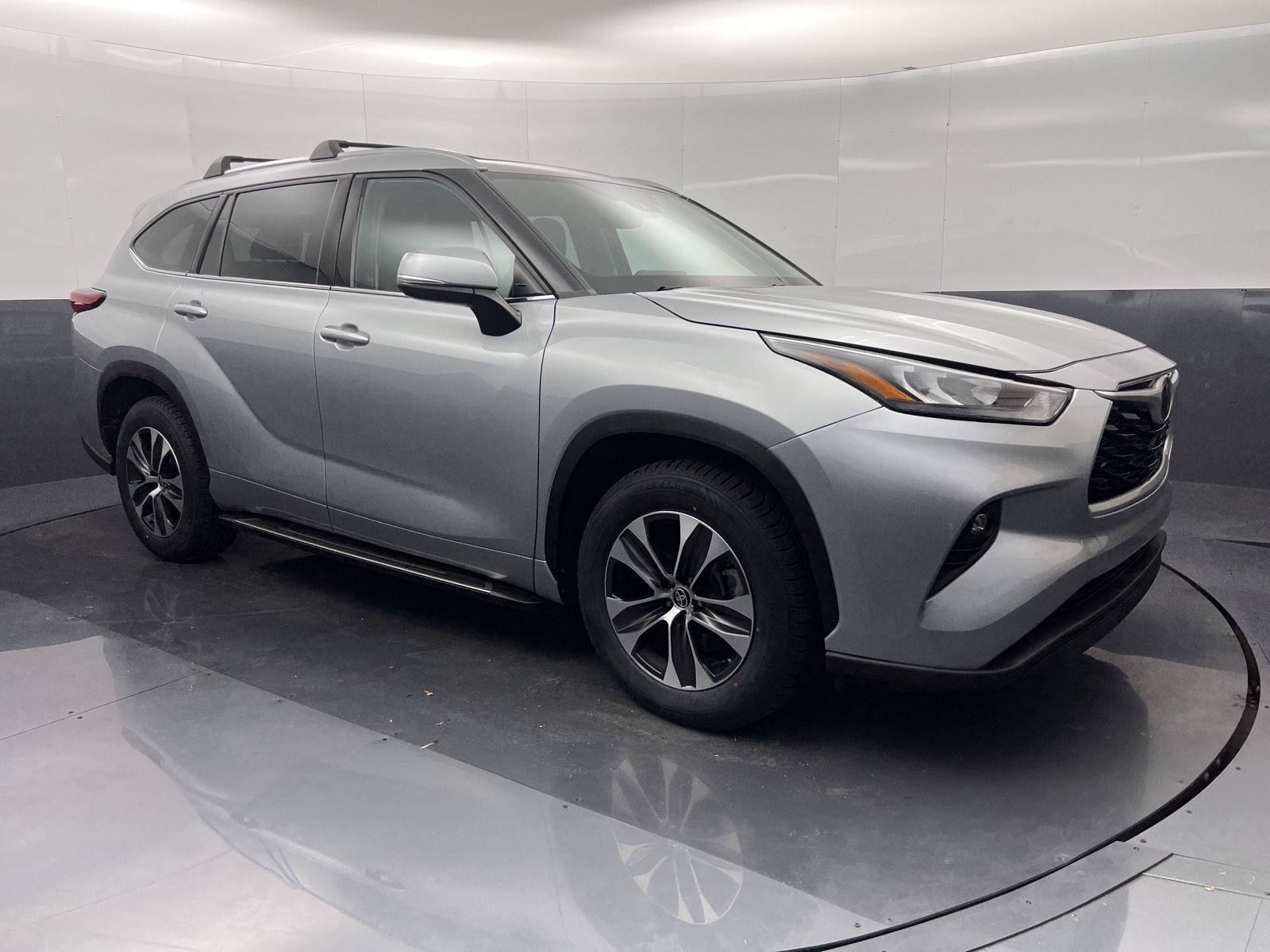 Used 2020 Toyota Highlander XLE FWD image 40