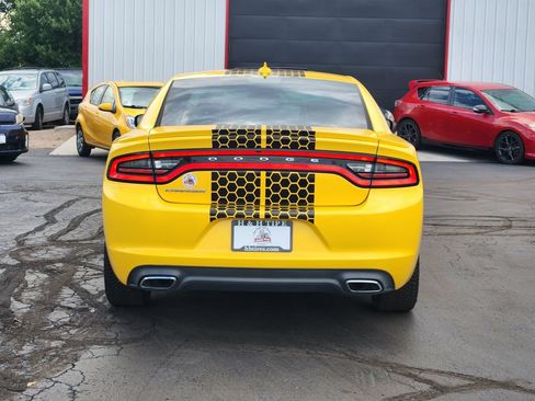 Used 2017 Dodge Charger R/T RWD image 10
