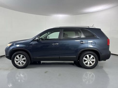 Used 2012 Kia Sorento LX w/ Third Row Pkg FWD image 27