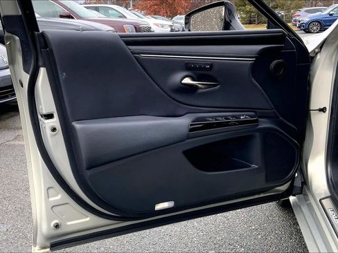 Certified 2024 Lexus ES 350 w/ Premium Package image 21