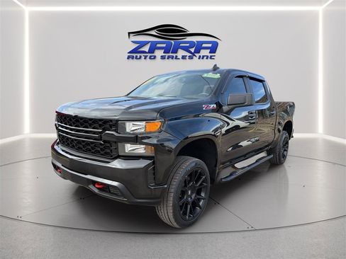 Used 2022 Chevrolet Silverado 1500 Custom Trail Boss w/ LPO, Dark Essentials Package AWD/4WD image 3