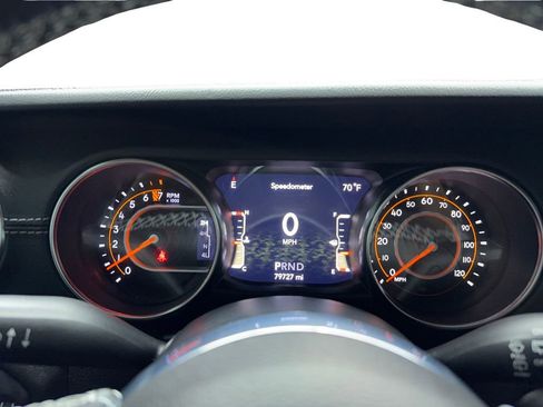 Used 2022 Jeep Wrangler Unlimited Sahara w/ Cold Weather Group AWD/4WD image 24