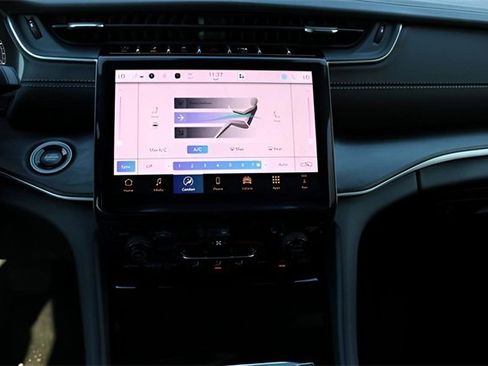 New 2025 Jeep Grand Cherokee Limited image 22