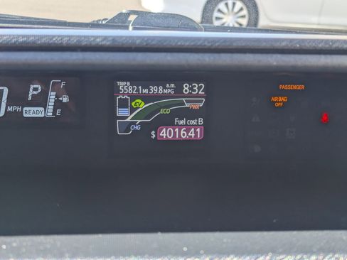 Used 2017 Toyota Prius C Three image 23