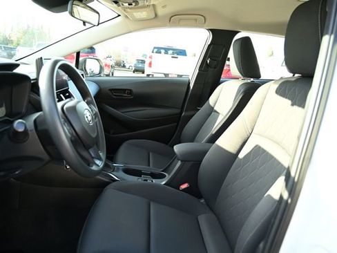 Used 2023 Toyota Corolla LE image 19