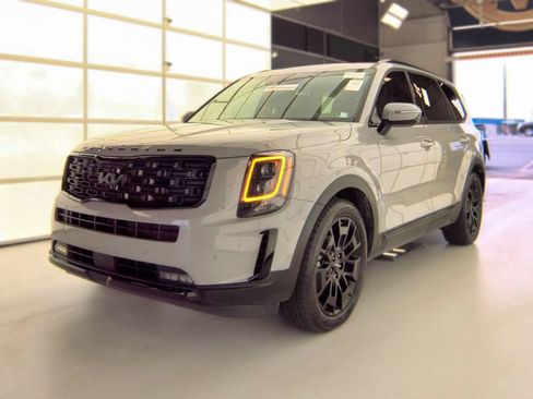 Used 2022 Kia Telluride SX w/ SX Prestige Package AWD/4WD image 2