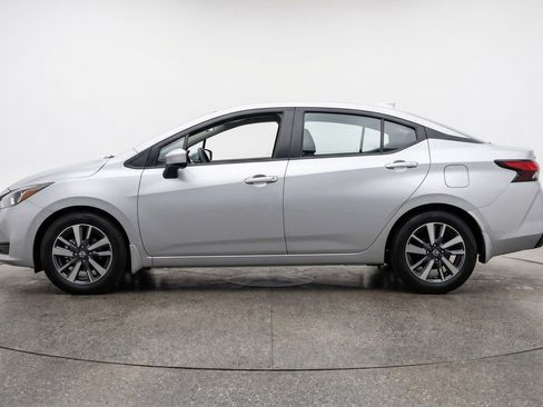 Used 2025 Nissan Versa SV FWD image 5