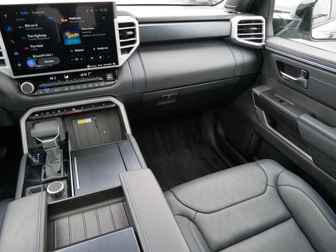 Used 2024 Toyota Tundra Platinum image 11