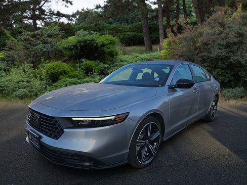 Used 2023 Honda Accord Sport image 3