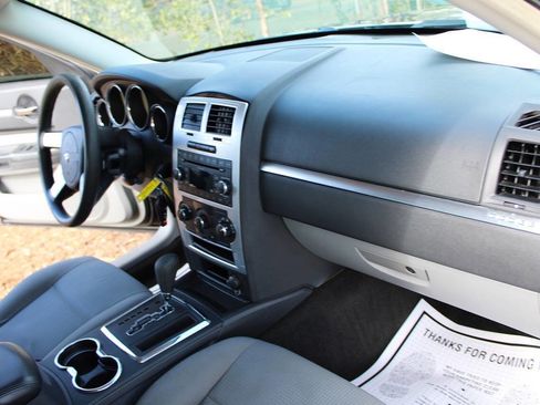 Used 2009 Dodge Charger SXT image 39
