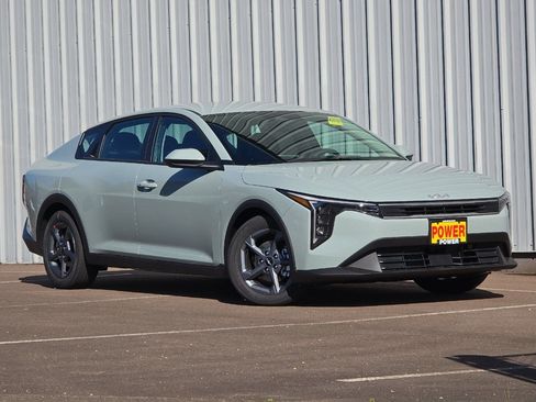 New 2026 Kia K4 LXS image 2