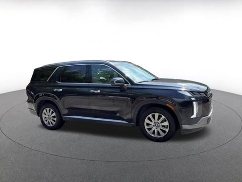 Used 2024 Hyundai Palisade SEL FWD image 2