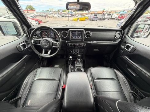 Used 2019 Jeep Wrangler Unlimited Sahara w/ Cold Weather Group AWD/4WD image 21
